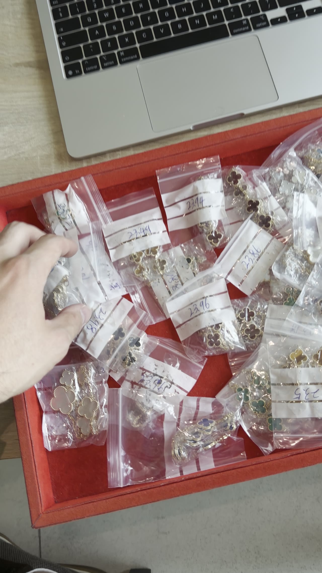 18k gold jewellery video