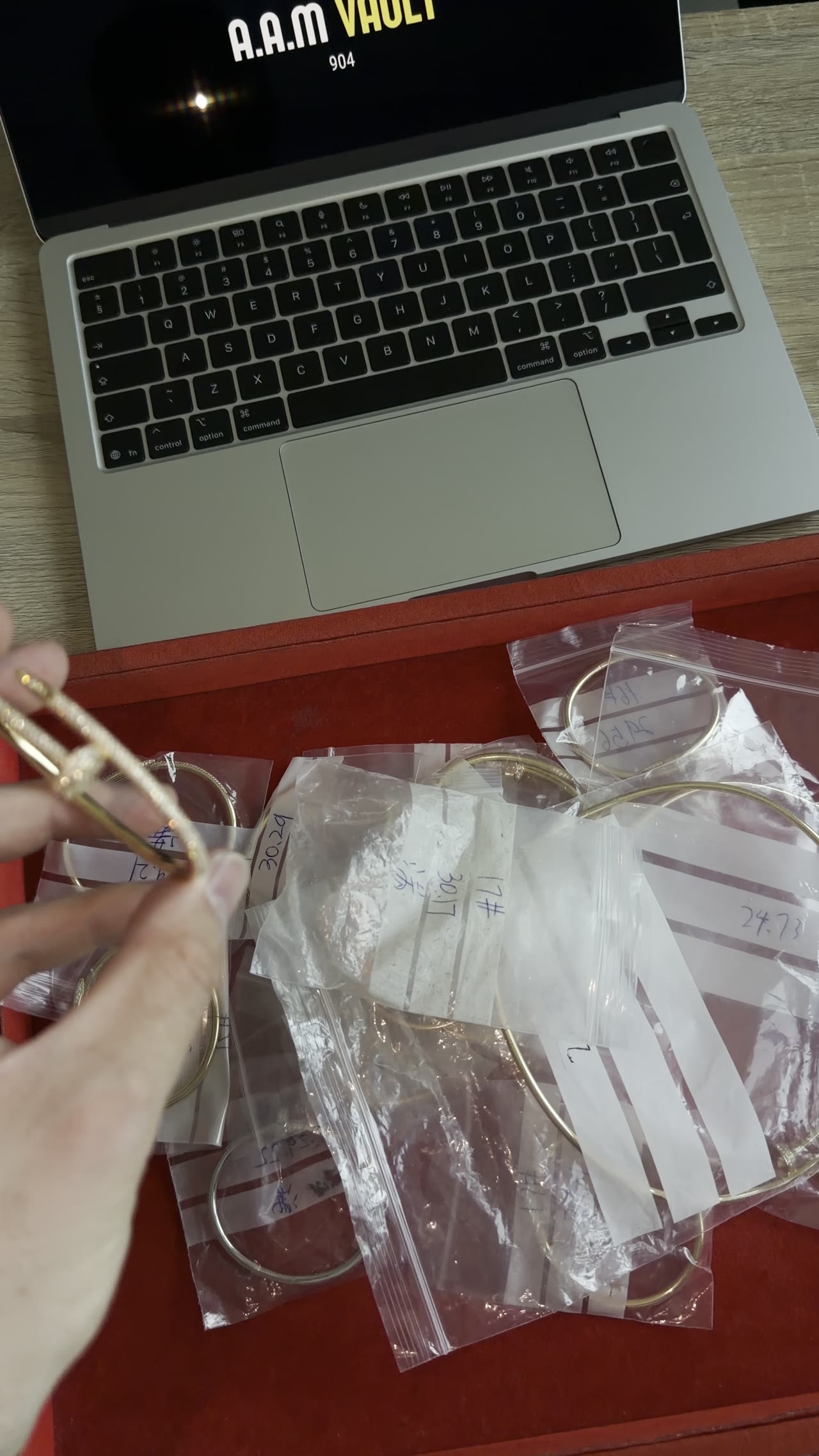 18k gold jewellery video