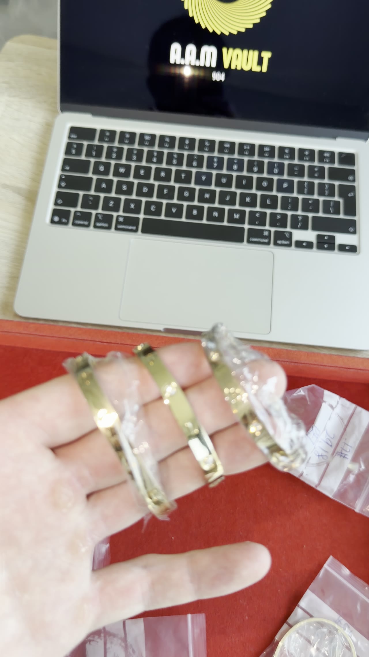 18k gold jewellery video